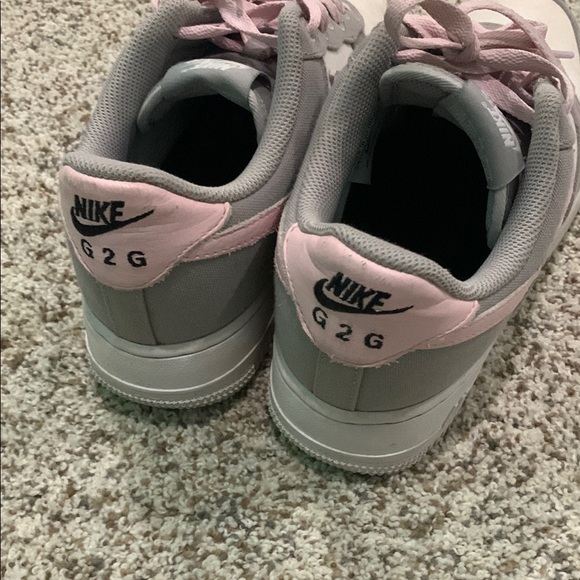 Nike Air Sneakers in Pink and Gray - Picture 5 of 5